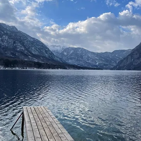 Remarkable Počitniška hiša